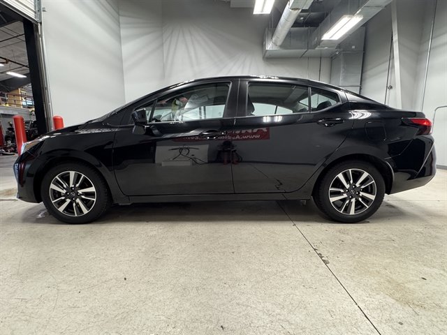 Used 2025 Nissan Versa SV FWD image 5