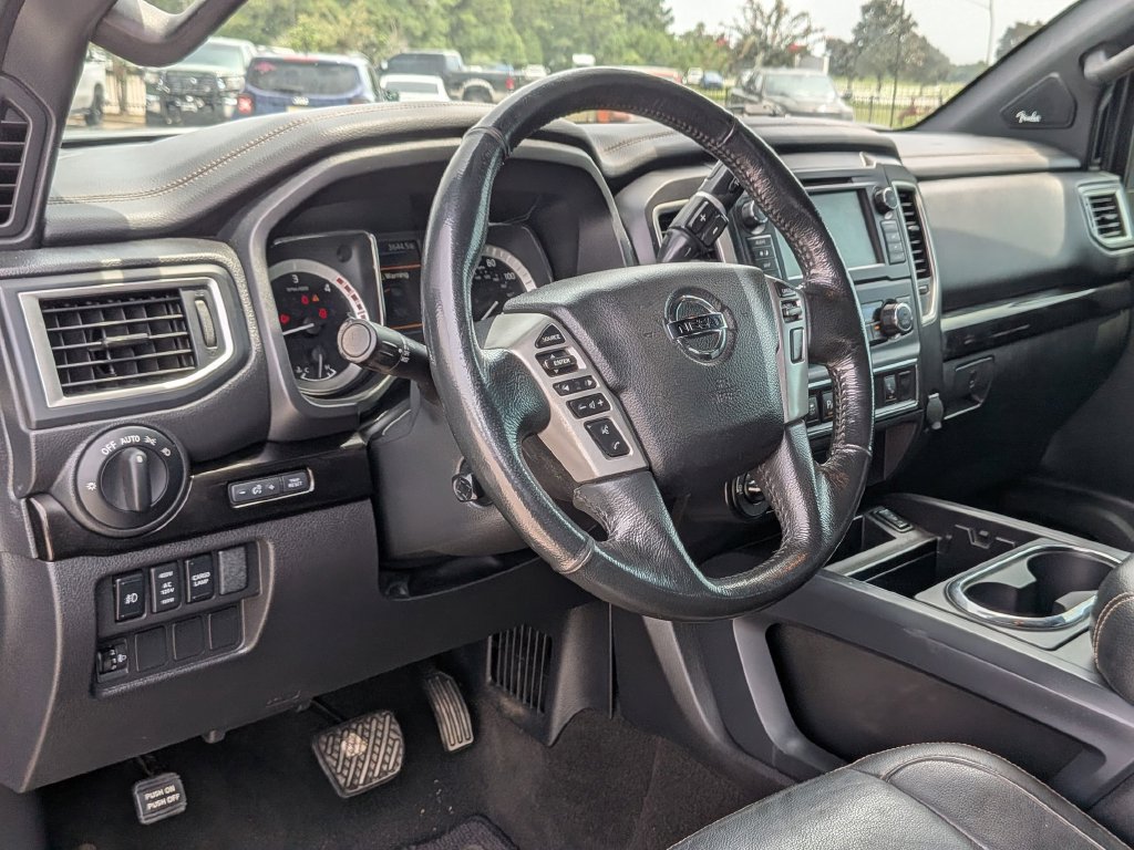Used 2019 Nissan Titan SL w/ Midnight Edition AWD/4WD image 31