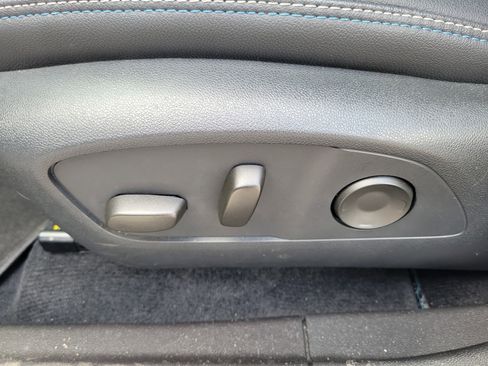 Used 2024 Chevrolet Equinox EV LT FWD image 14