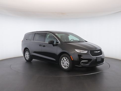 New 2026 Chrysler Pacifica Select image 34