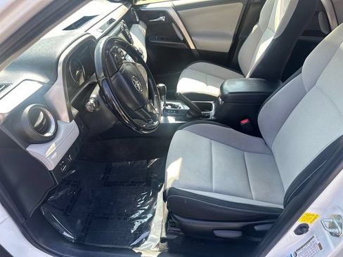 Used 2016 Toyota RAV4 XLE AWD/4WD image 27