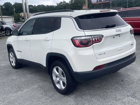 Used 2019 Jeep Compass Latitude w/ Cold Weather Group AWD/4WD image 6
