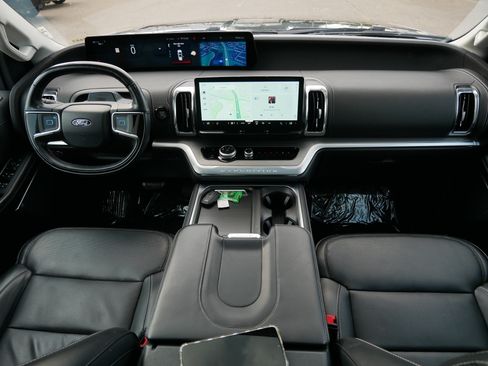 Used 2025 Ford Expedition Platinum AWD/4WD image 10
