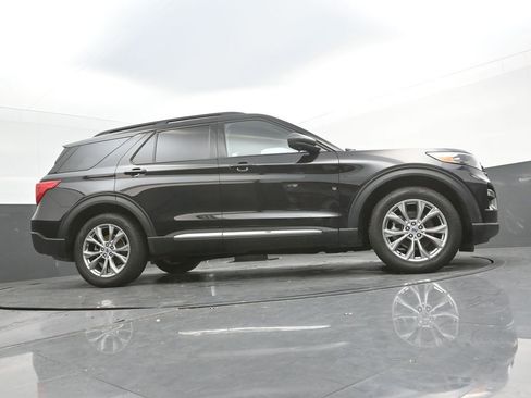Used 2023 Ford Explorer XLT w/ Equipment Group 202A image 40