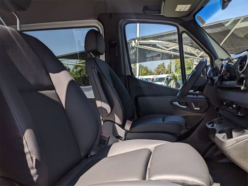 New 2025 Mercedes-Benz Sprinter 2500 image 9