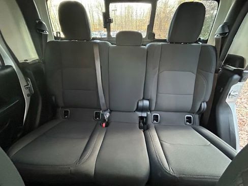 Used 2022 Jeep Gladiator Sport image 26