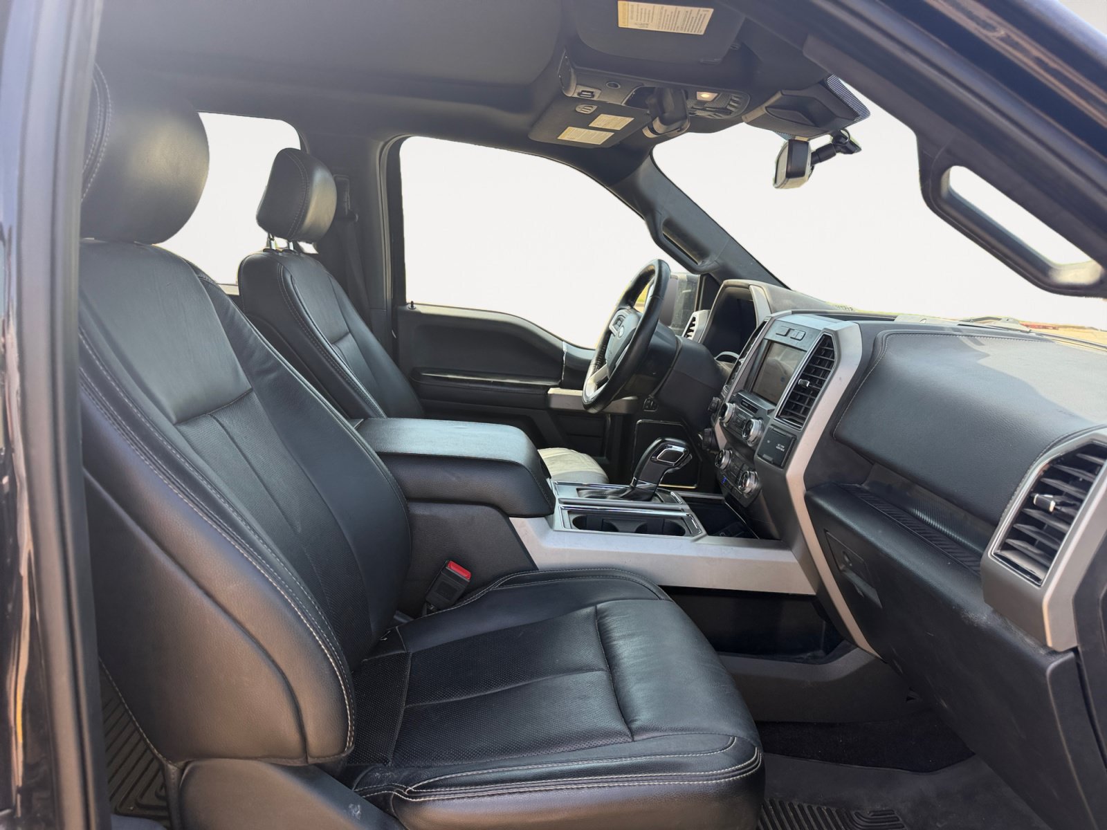Used 2019 Ford F150 Lariat w/ Equipment Group 502A Luxury AWD/4WD image 15