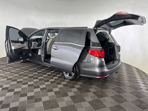 Used 2018 Honda Odyssey Touring image 18