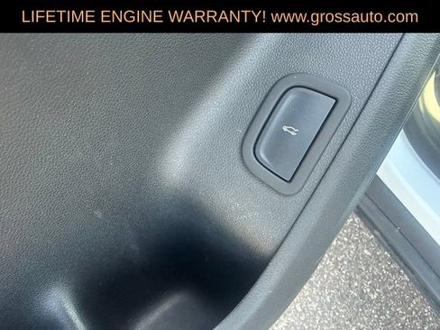 Used 2025 Chevrolet Traverse LT AWD/4WD image 15