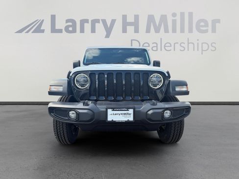 Used 2022 Jeep Wrangler Sport AWD/4WD image 8