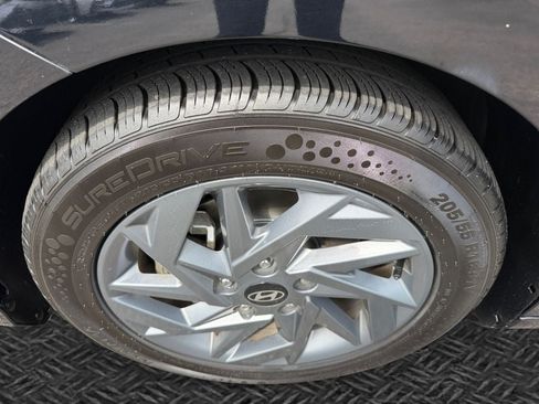 Used 2024 Hyundai Elantra SEL FWD image 11