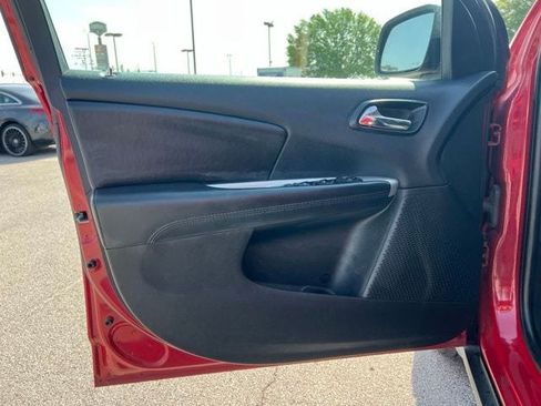Used 2020 Dodge Journey SE w/ SE Popular Equipment Group FWD image 10