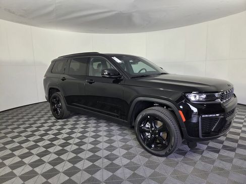 New 2026 Jeep Grand Cherokee L Limited RWD image 2