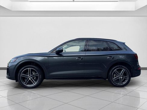 Used 2022 Audi Q5 e Premium Plus w/ Premium Plus Package AWD/4WD image 2
