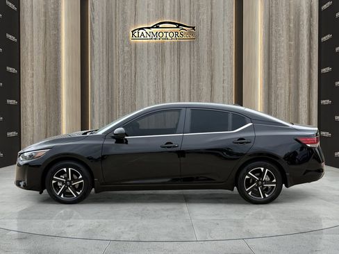 Used 2025 Nissan Sentra SV w/ Trunk Package FWD image 4