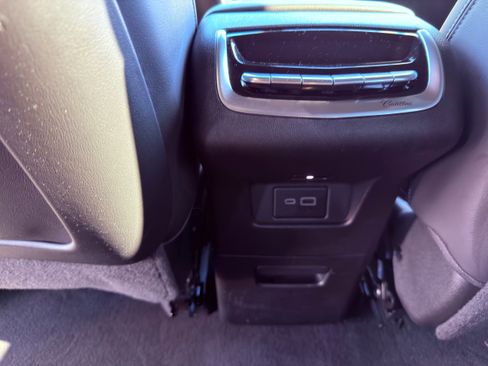 Used 2024 Cadillac XT6 Premium Luxury image 24