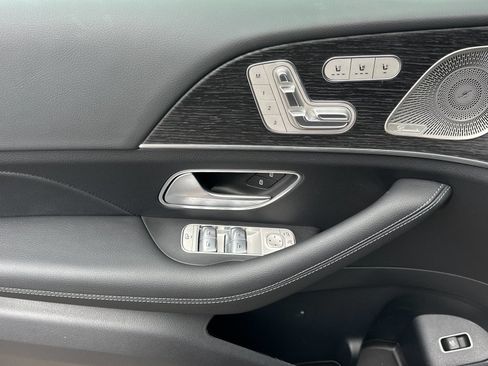 New 2026 Mercedes-Benz GLS 450 4MATIC image 11