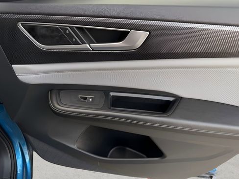 Used 2024 Volkswagen Atlas Cross Sport SEL R-Line image 27