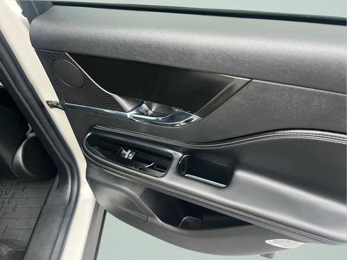 Used 2024 Lincoln Corsair Grand Touring image 20