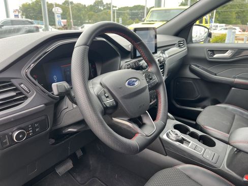 Used 2025 Ford Escape ST-Line Select image 14