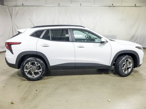 New 2026 Chevrolet Trax LT w/ Driver Confidence Package image 9