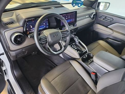 Certified 2024 Chevrolet Colorado ZR2 w/ ZR2 Convenience Package III AWD/4WD image 11