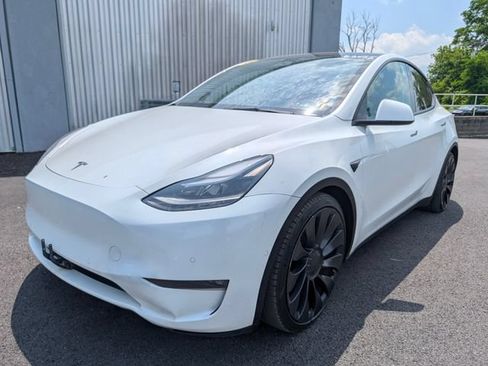 Used 2023 Tesla Model Y Performance AWD/4WD image 3