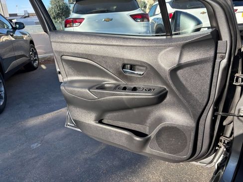 Used 2025 Nissan Versa SV FWD image 15