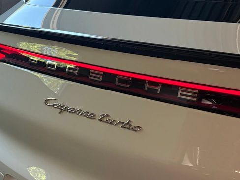 Used 2022 Porsche Cayenne Turbo AWD/4WD image 13