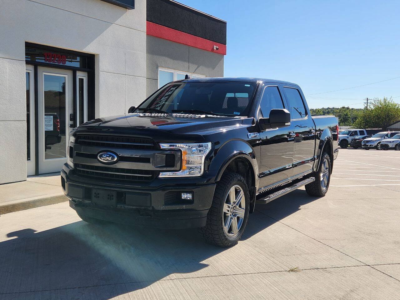 Used 2018 Ford F150 XLT w/ Equipment Group 302A Luxury AWD/4WD image 2
