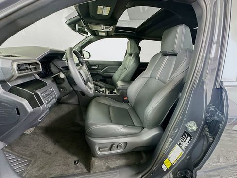 Used 2025 Toyota 4Runner Limited image 21