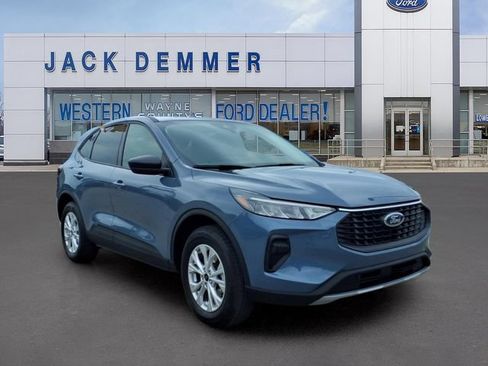 Certified 2025 Ford Escape Active w/ Tech Pack #1 AWD/4WD image 1