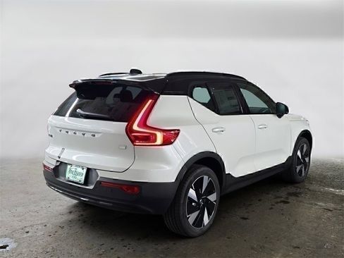 Certified 2024 Volvo XC40 Recharge Core w/ Protection Package Premier image 5