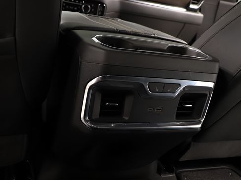 Used 2024 Chevrolet Silverado 2500 High Country w/ High Country Premium Package AWD/4WD image 26