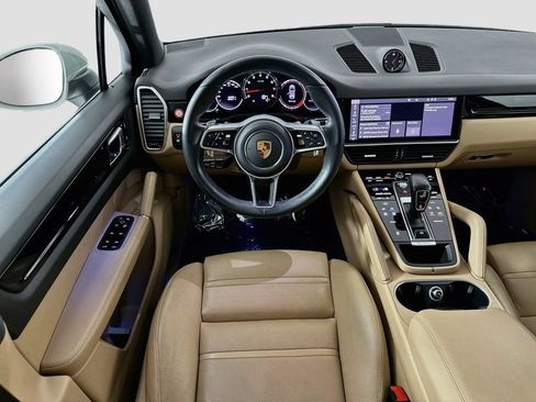 Used 2021 Porsche Cayenne AWD/4WD image 25