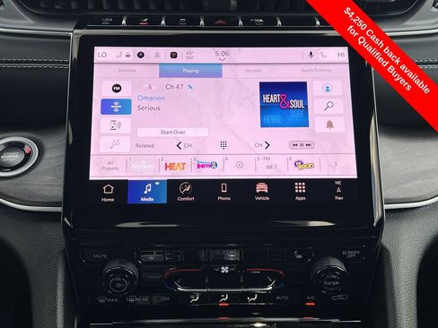 New 2025 Jeep Grand Cherokee Limited w/ Black Appearance Package image 5