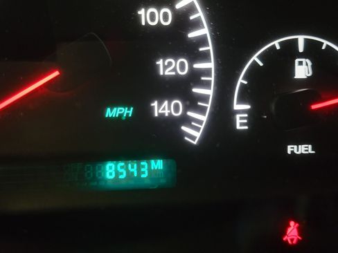 Used 2004 Cadillac Seville SLS w/ Preferred Equipment Group FWD image 18