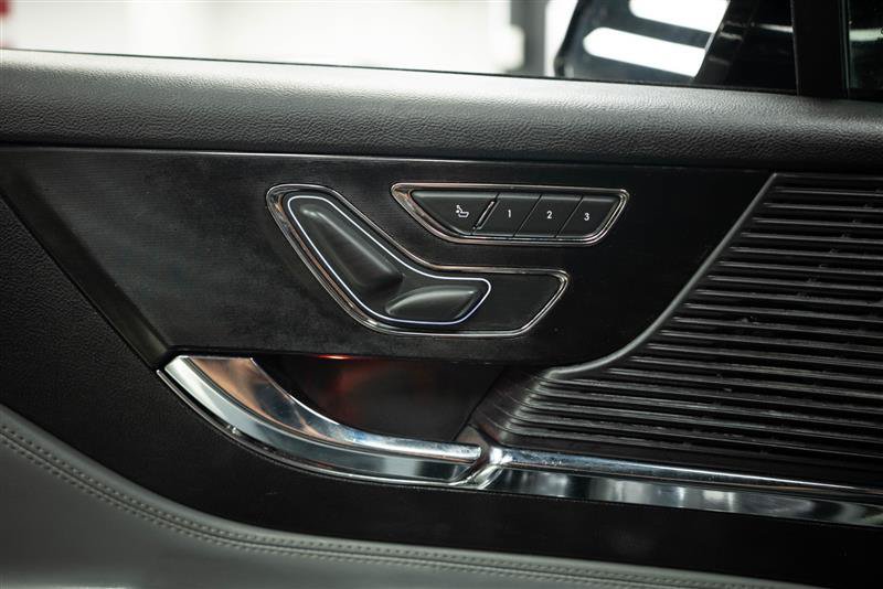 Used 2022 Lincoln Corsair FWD w/ Premium Package image 31
