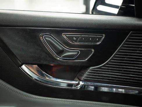 Used 2022 Lincoln Corsair FWD w/ Premium Package image 31