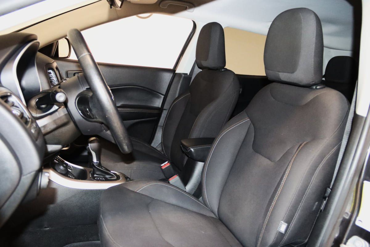 Used 2018 Jeep Compass Sport AWD/4WD image 29