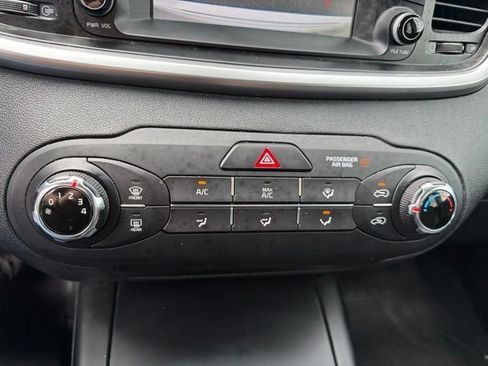 Used 2020 Kia Sorento L FWD image 18