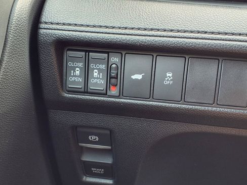 Used 2025 Honda Odyssey EX-L image 16