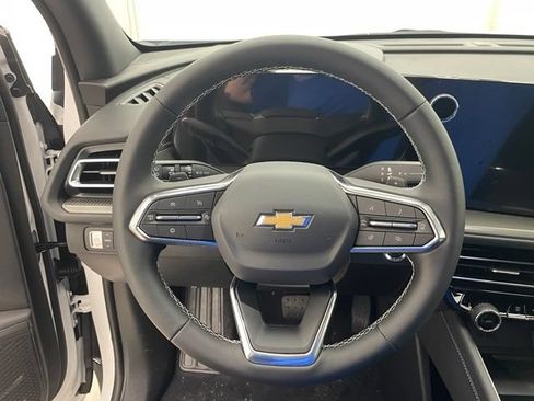 New 2026 Chevrolet Traverse LT w/ Driver Confidence Package AWD/4WD image 11