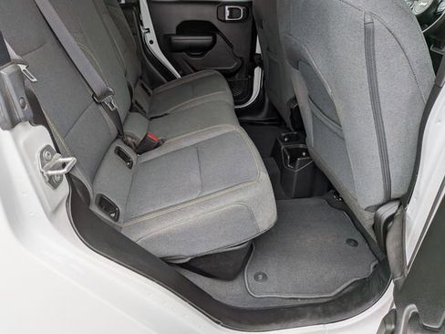 Certified 2025 Jeep Gladiator Sport image 29