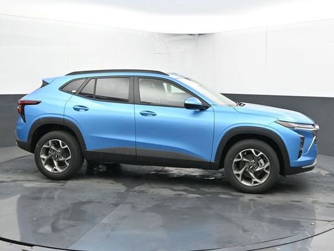 New 2026 Chevrolet Trax LT w/ Driver Confidence Package FWD image 11