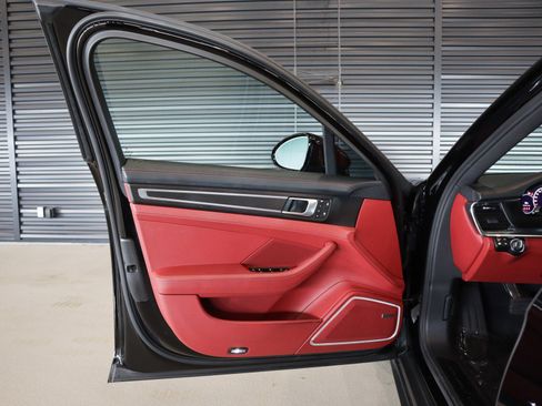 Certified 2023 Porsche Panamera Platinum Edition RWD image 22