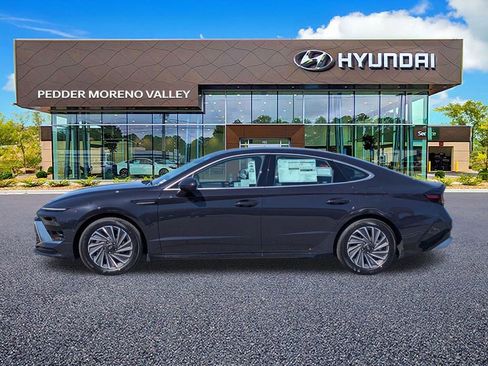 New 2025 Hyundai Sonata Limited image 3