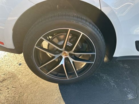 Used 2023 Porsche Macan image 41