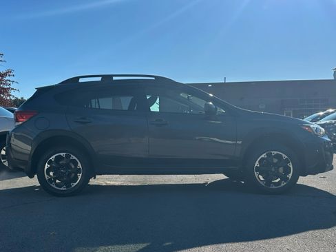 Used 2021 Subaru Crosstrek 2.0i Premium image 11