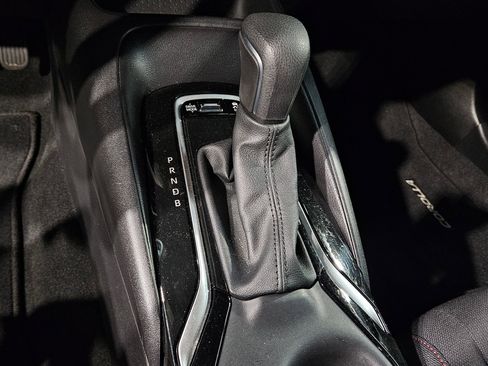 Used 2025 Toyota Corolla SE image 31